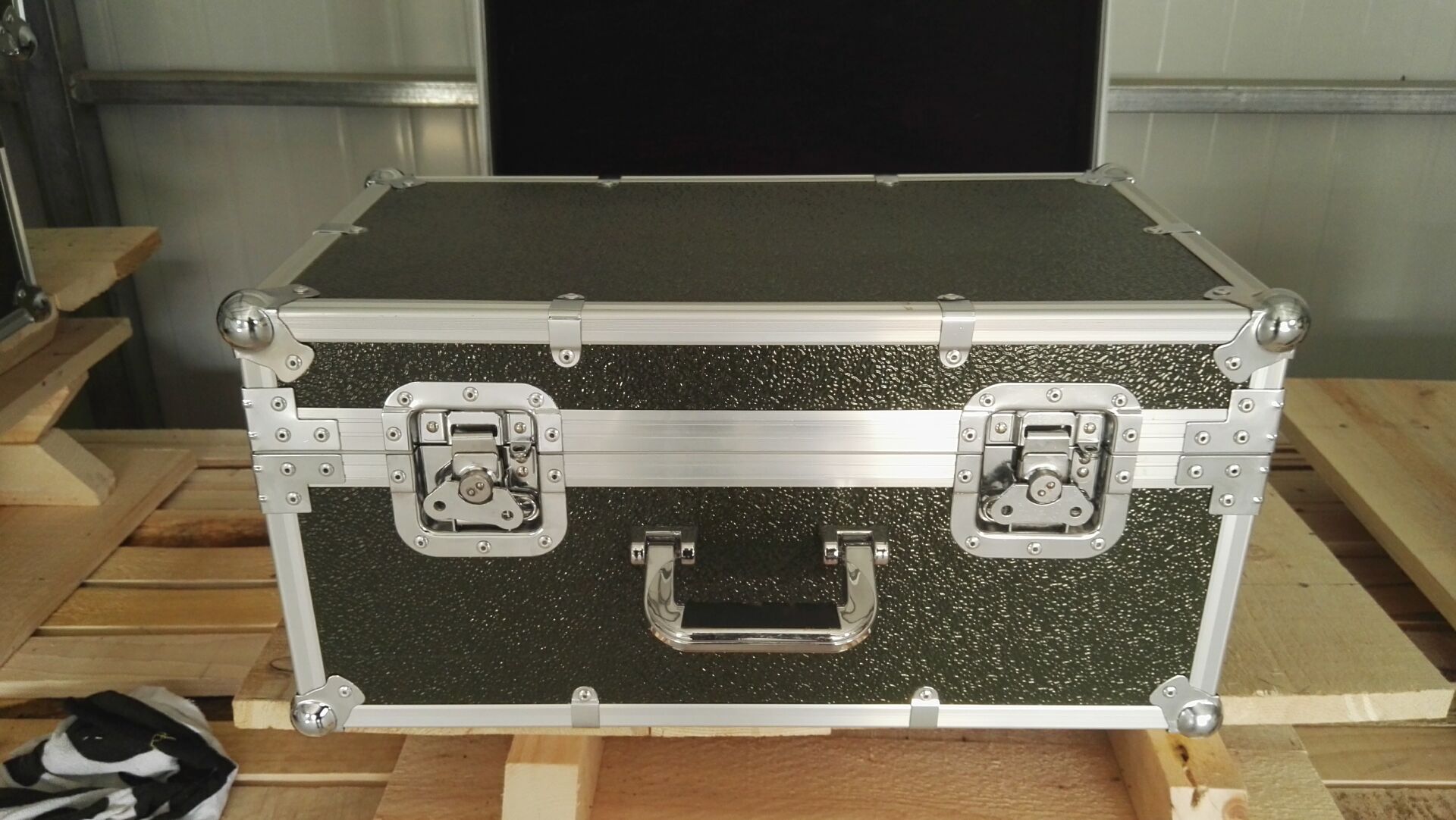 （精品推荐）军用航空铝合金制式箱，天津中太铝合金箱厂家定做铝合金箱 医疗器械箱，拉杆箱 军用设备周转箱 工具箱 铝合金消防箱 仪器箱铝合金箱